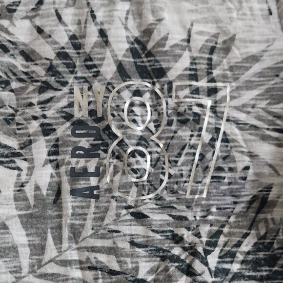 Set of 2 Aeropostale Gray & White Tropical Pattern Graphic Women's Tees Size XL - Picture 5 of 16